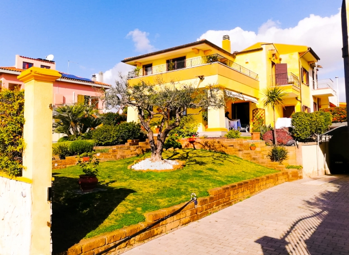 Villa in Margine Rosso
